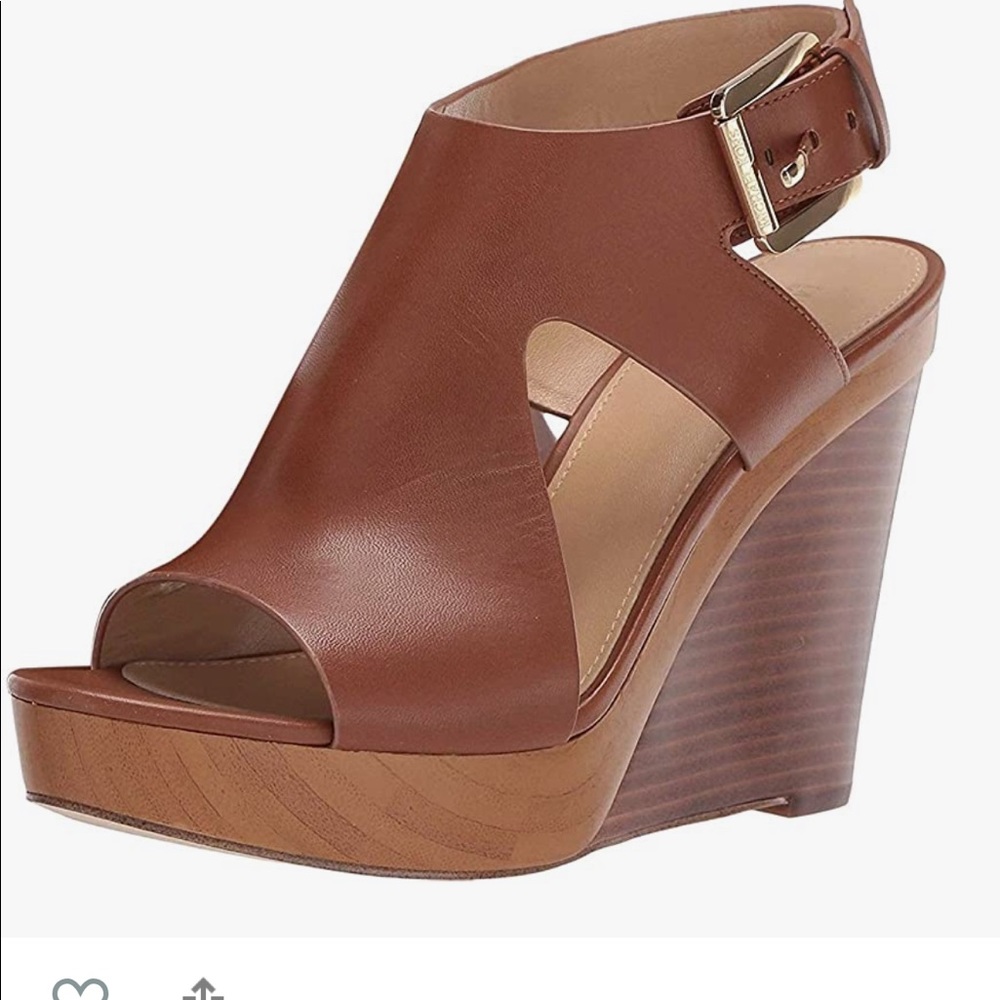 Lightly used Michael Kors wedges size 10!